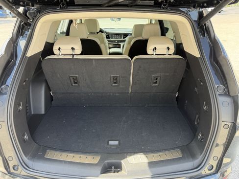 Used 2024 Buick Enclave Avenir AWD/4WD image 9