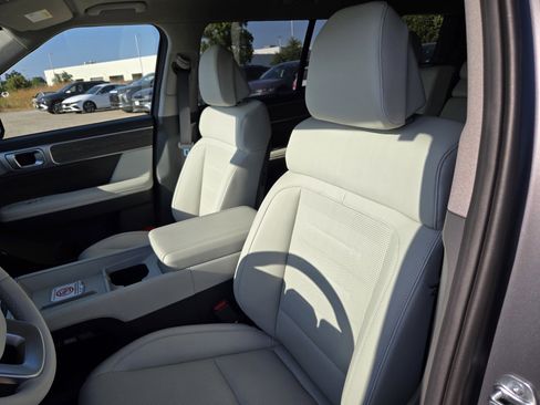 New 2025 Hyundai Santa Fe Limited image 16