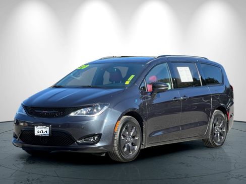 Used 2020 Chrysler Pacifica Limited w/ Quick Oder Package 2EV RED-S image 8