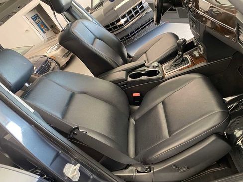 Used 2011 Mercedes-Benz GLK 350 2WD w/ Premium 1 Pkg image 17
