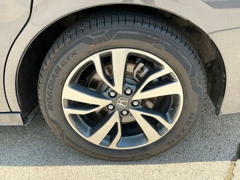 Certified 2024 Honda Odyssey Touring image 5