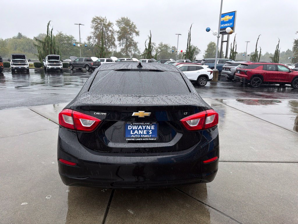 Used 2018 Chevrolet Cruze LT w/ Convenience Package FWD image 5