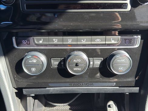 Used 2015 Volkswagen Golf R 4-Door image 16