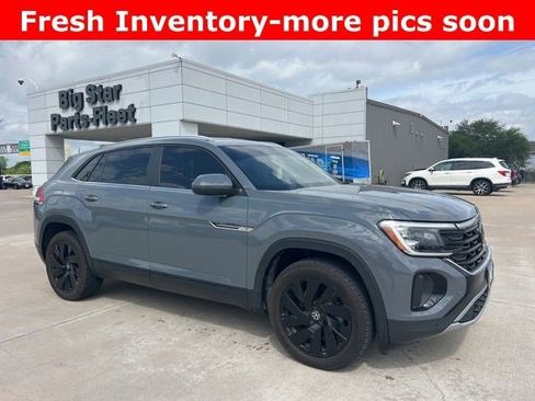 Used 2024 Volkswagen Atlas Cross Sport SE w/ Black Wheel Package image 2