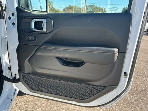 Used 2024 Jeep Wrangler Unlimited Sahara AWD/4WD image 42