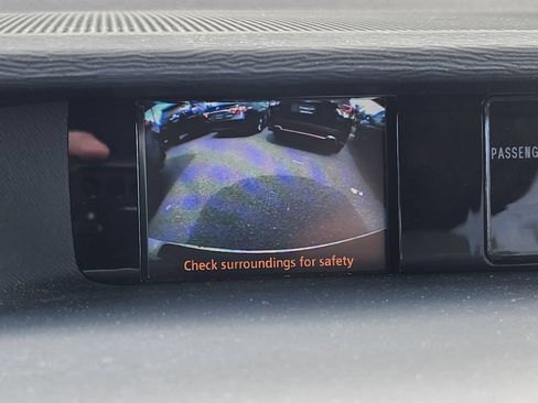 Used 2013 Toyota Sienna LE w/ Towing Pkg FWD image 25