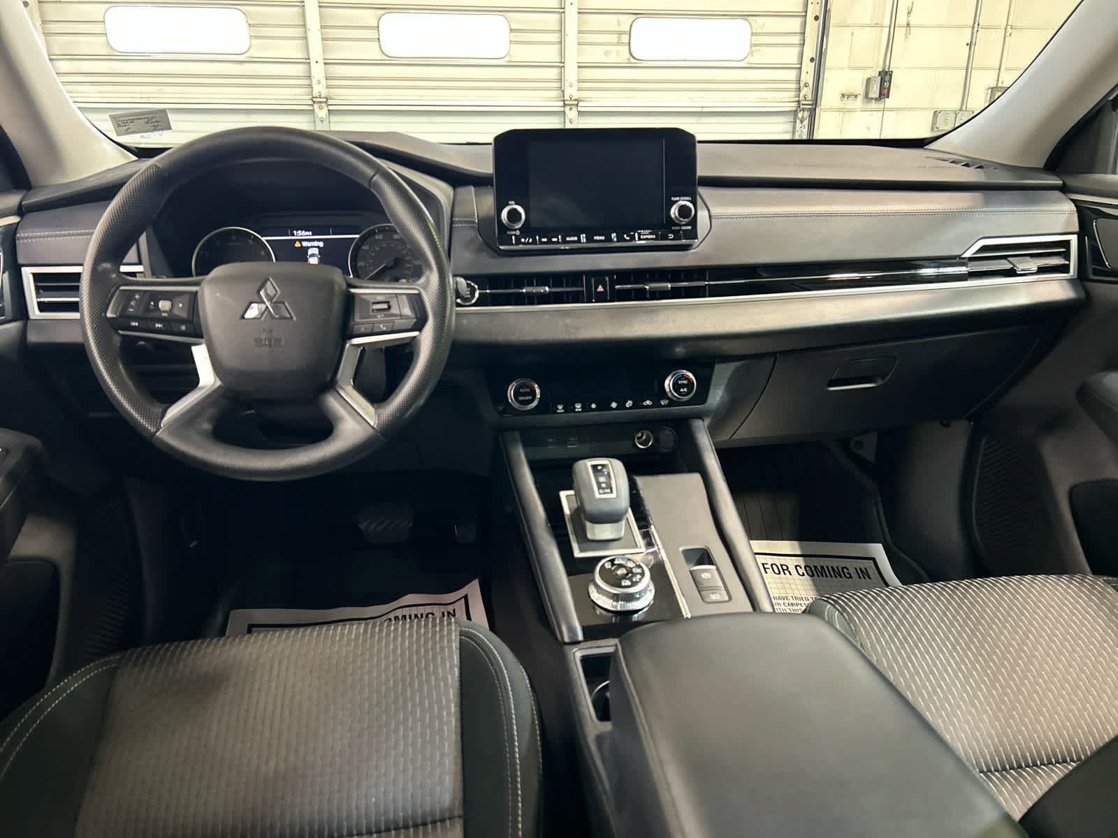 Used 2023 Mitsubishi Outlander ES AWD/4WD image 5