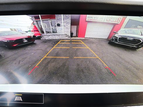 Used 2023 Buick Envision Preferred image 33