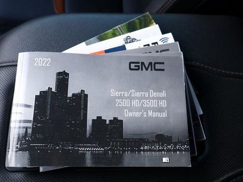 Used 2022 GMC Sierra 2500 AT4 image 39
