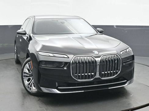 Used 2023 BMW i7 xDrive60 AWD/4WD image 8