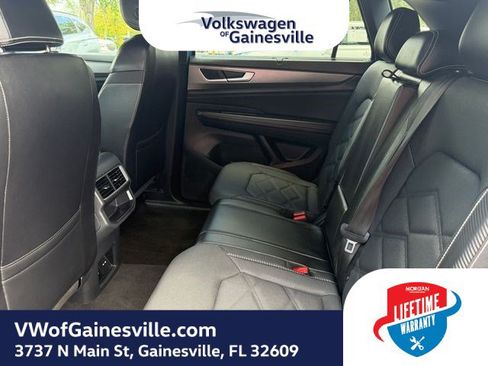 Certified 2024 Volkswagen Atlas Cross Sport SE FWD image 11