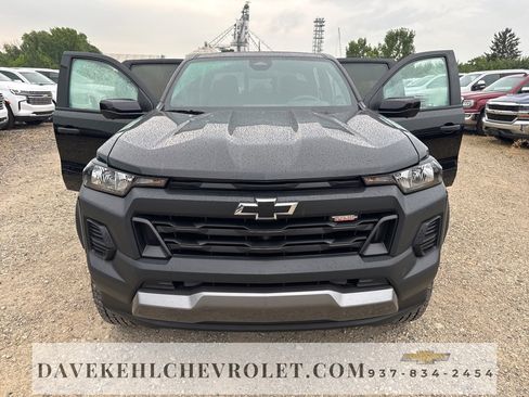 Used 2024 Chevrolet Colorado Trail Boss w/ Technology Package image 26