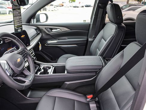 New 2026 Chevrolet Traverse LT w/ Driver Confidence Package FWD image 17