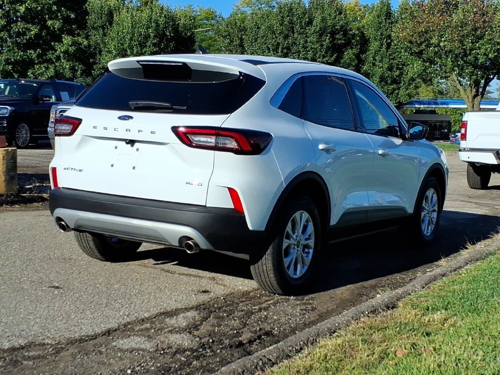 Used 2023 Ford Escape Active AWD/4WD image 5