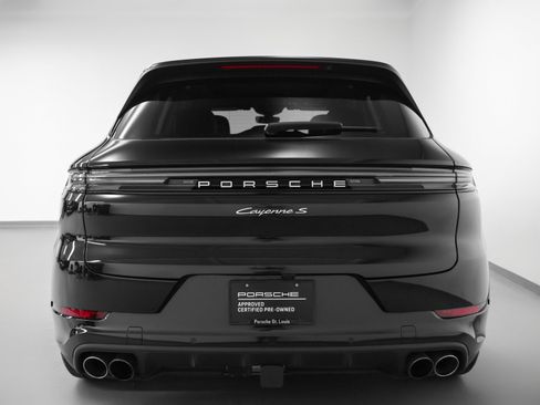 Used 2025 Porsche Cayenne S image 11