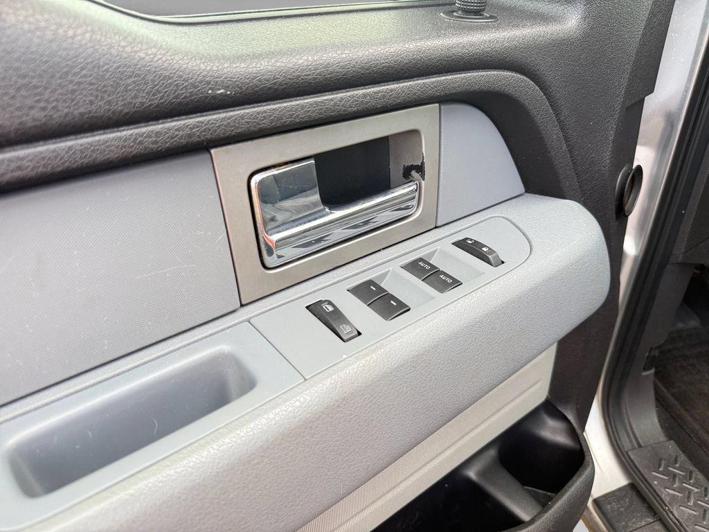 Used 2011 Ford F150 XLT w/ XLT Chrome Pkg AWD/4WD image 17