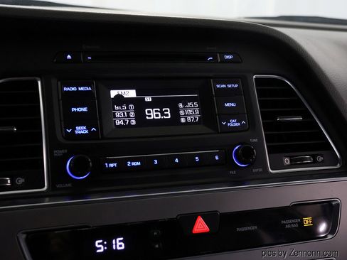 Used 2017 Hyundai Sonata SE image 18