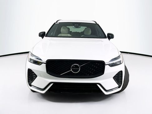 Used 2026 Volvo XC60 B5 Core AWD/4WD image 5