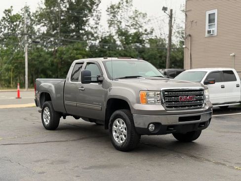 Used 2012 GMC Sierra 2500 SLT w/ Snow Plow Prep Package AWD/4WD image 4