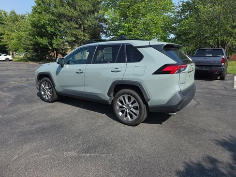 Used 2020 Toyota RAV4 XLE Premium AWD/4WD image 6