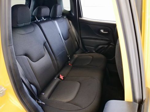 Used 2023 Jeep Renegade Latitude image 14