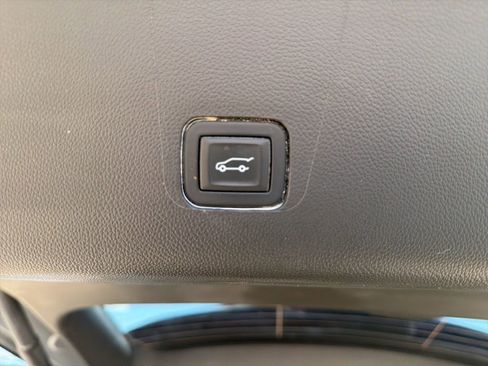 Used 2023 Chevrolet Traverse LT w/ LPO, Floor Liner Package AWD/4WD image 22