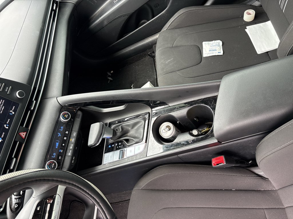 Used 2025 Hyundai Elantra Hybrid FWD image 30