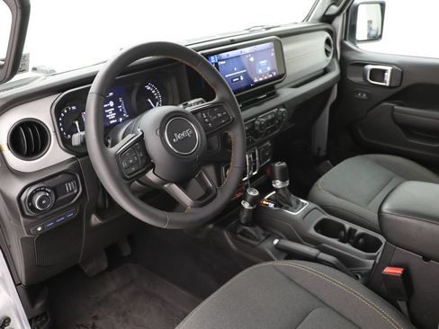 Used 2024 Jeep Wrangler Unlimited AWD/4WD image 14