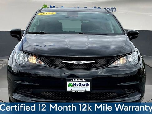 Used 2023 Chrysler Voyager LX FWD image 2