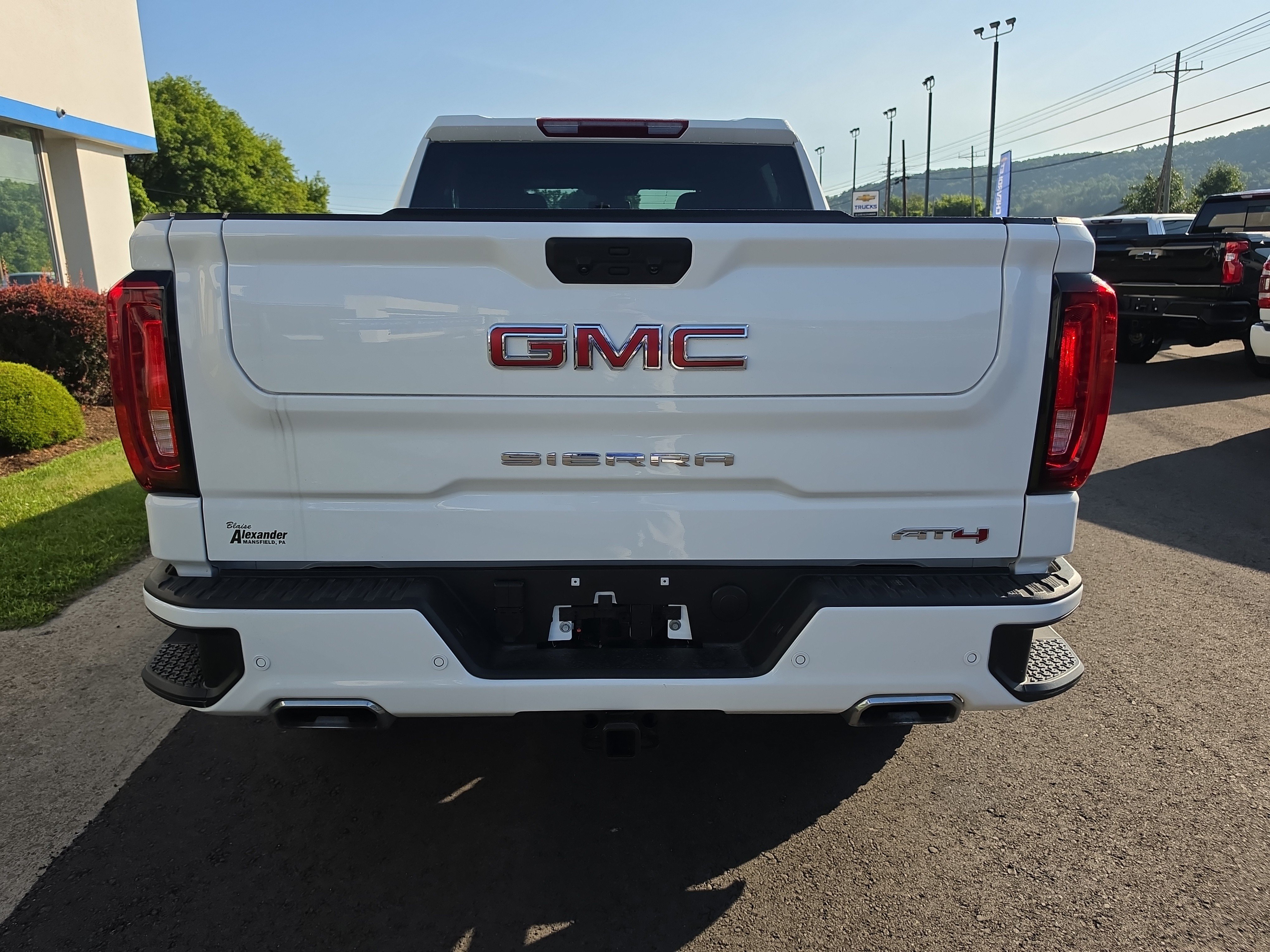 Used 2025 GMC Sierra 1500 AT4 AWD/4WD image 4