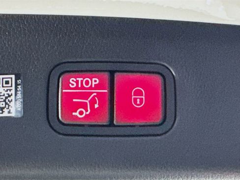 Used 2026 Mercedes-Benz GLC 300 image 31