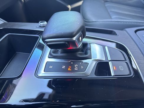 Used 2022 Audi Q5 2.0T Premium w/ Convenience Package image 19