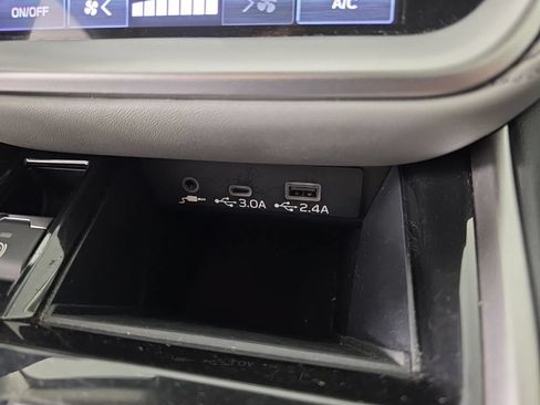 Used 2024 Subaru Outback Premium AWD/4WD image 18