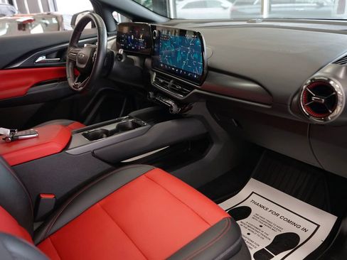 Used 2024 Chevrolet Equinox EV RS FWD image 55