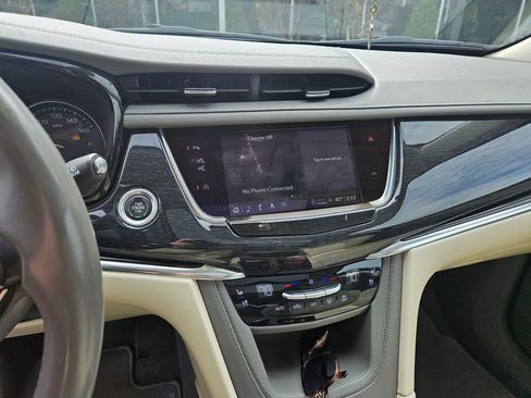 Used 2023 Cadillac XT6 Premium Luxury w/ Technology Package image 8