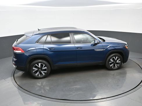 Used 2020 Volkswagen Atlas Cross Sport SE image 35