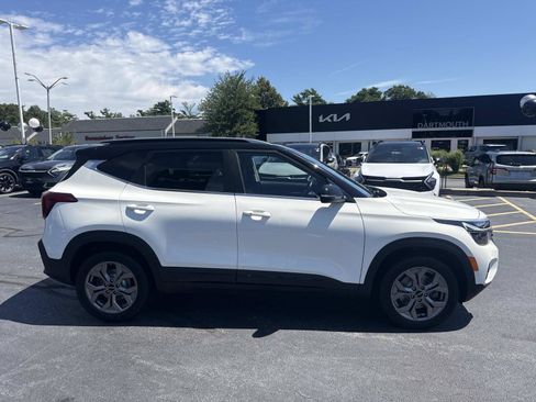 Used 2024 Kia Seltos S AWD/4WD image 9