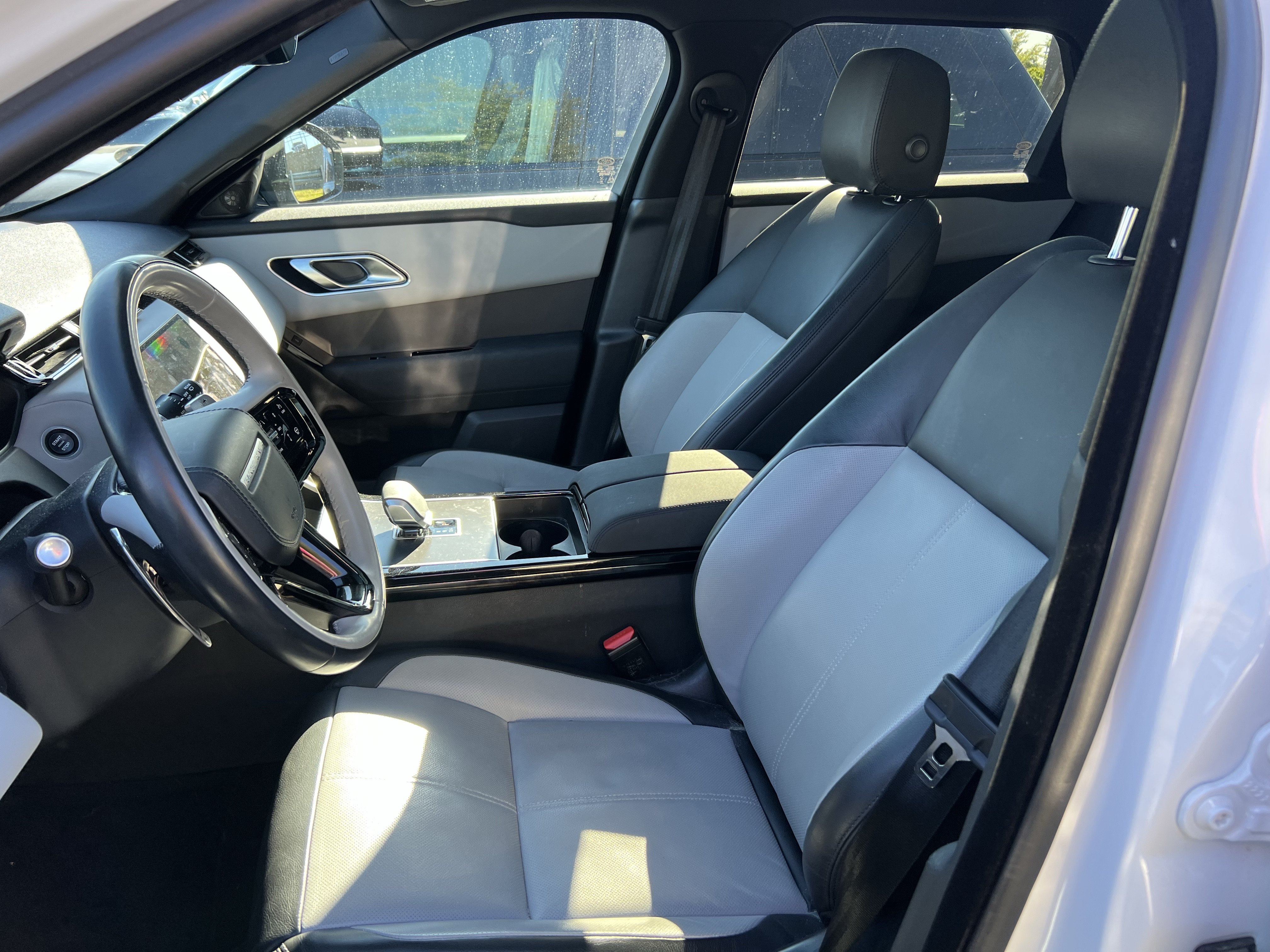 Certified 2024 Land Rover Range Rover Velar Dynamic SE AWD/4WD image 19