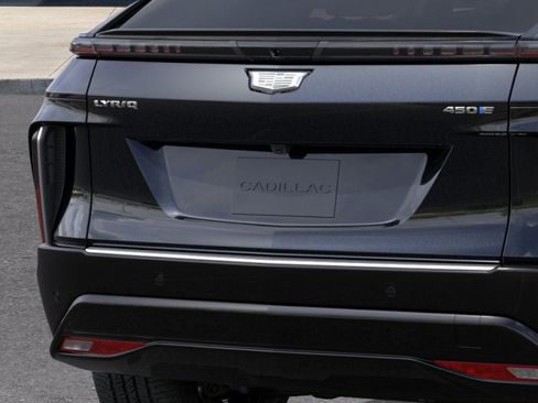 New 2025 Cadillac Lyriq Luxury image 38