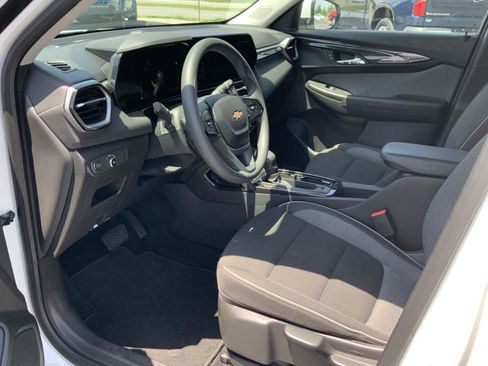 Used 2025 Chevrolet TrailBlazer LT FWD image 24