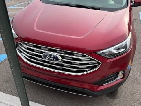 Used 2019 Ford Edge SEL w/ Equipment Group 201A AWD/4WD image 2