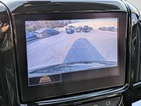 Used 2021 Chevrolet Traverse LT image 10