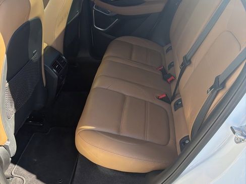 Used 2022 Jaguar E-PACE SE image 8