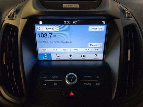 Used 2017 Ford Escape SE w/ SE Leather Comfort Package image 25