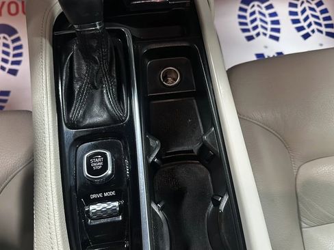 Used 2020 Volvo S90 T6 Momentum image 25