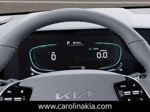 New 2025 Kia Niro EX image 21