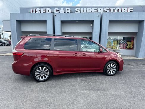 Used 2020 Toyota Sienna LE AWD/4WD image 6