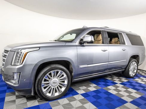 Used 2018 Cadillac Escalade ESV Platinum AWD/4WD image 1