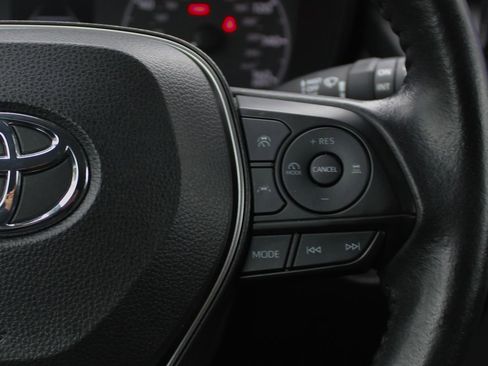 Used 2024 Toyota Corolla Cross LE image 21