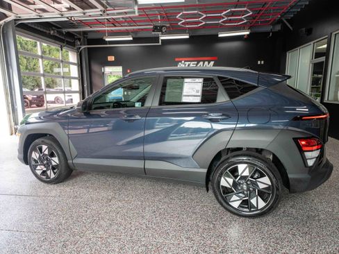 Used 2024 Hyundai Kona SEL w/ Convenience Package FWD image 2